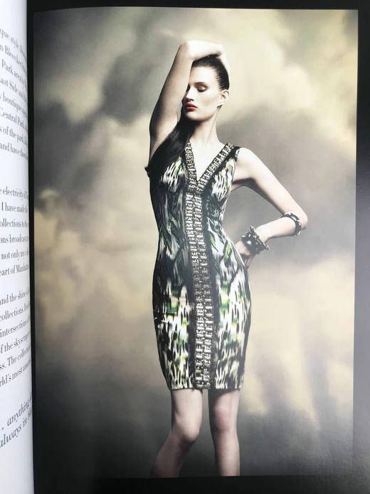 完美穿着：红毯时刻的着装艺术 百余幅插图 精装大16开 商品图8