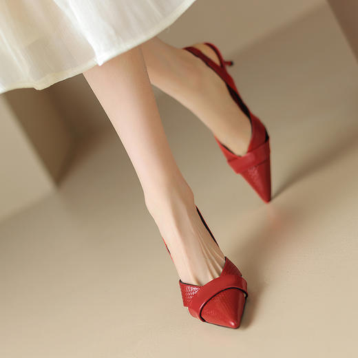 【预售5天】里外全皮羊皮里羊皮垫，爆款包头凉鞋DB&M5626 商品图1