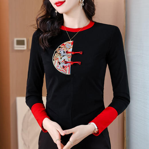KQL-8003新中式国风刺绣长袖T恤复古盘扣气质撞色短款上衣 商品图1
