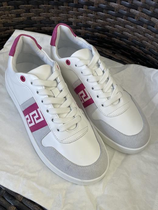 【现货超惠秒】Versace 范思哲 女士全新真皮百搭休闲鞋 商品图0