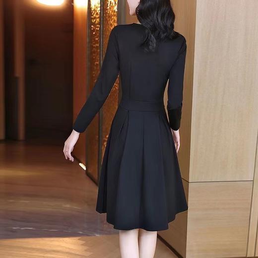 AHM-5281法式优雅赫本风小黑裙春季新款时尚气质百搭通勤修身连衣裙 商品图2