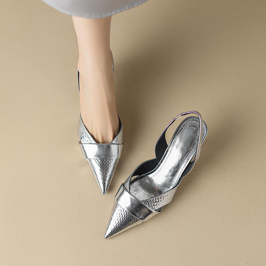 【预售5天】里外全皮羊皮里羊皮垫，爆款包头凉鞋DB&M5626 商品图9