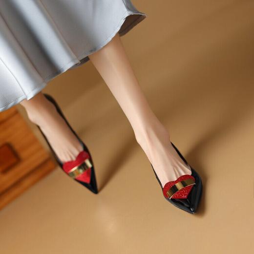 【预售5天】水钻爱心设计感韩版名媛单鞋女春季新款镂空尖头单鞋HCYYHD&5201 商品图4