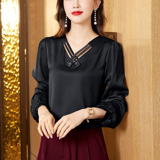 SMZ15139中国风盘扣衬衫女春季2024新款长袖缎面上衣复古洋气中年妈妈小衫 商品图2
