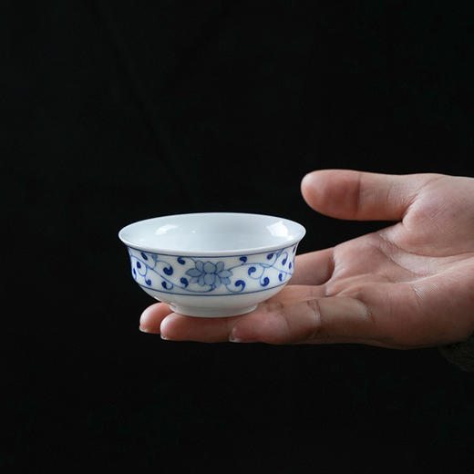 【特价】青花川芝莲折腰茶杯景德镇小杯子青花瓷薄胎主人杯陶瓷器品茗杯 商品图2