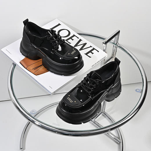 2024经典鲨春季新款厚底方头漆皮深口小皮鞋乐福鞋KW279-D17061 商品图5