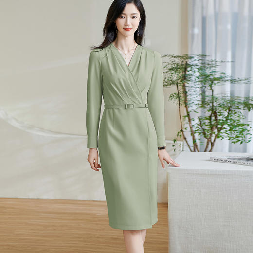 米思阳2026春季新款气质高级感收腰连衣裙v领褶皱修身一步裙0517 商品图3