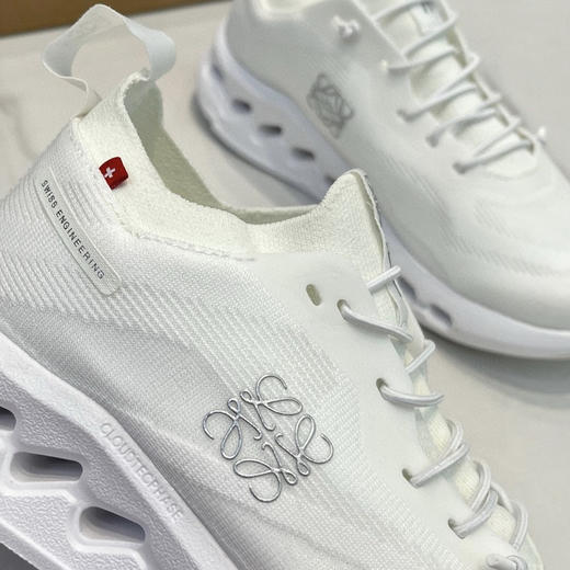 昂跑。休闲运动鞋。白色 黑色。运动鞋码36至45自己备注颜色号码。 商品图3