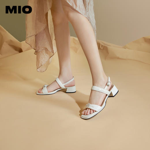 MIO米奥夏季方头中跟一字带时装凉鞋法式简约轻软舒适凉鞋M243141611 商品图0