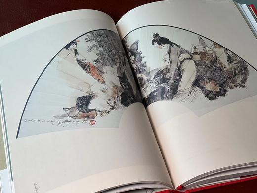 《戴敦邦手录红楼梦诗词集》，戴敦邦 录/绘，张志萍 注，16开，精装，208页，全彩精印。上海人民出版社2020年1月一版一印。定价289，售价89元。 商品图10