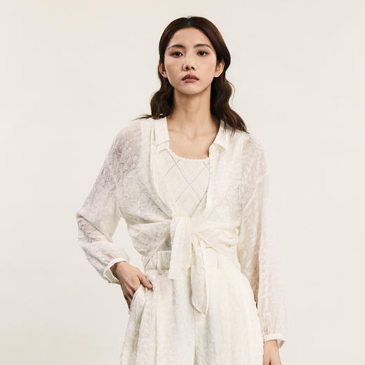 谜底薄款衬衫长袖女2024夏新品浪漫感后背立体压花衬衣242MC0535 商品图0