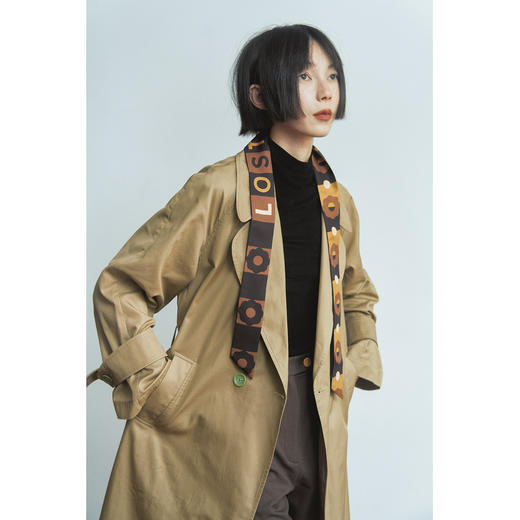 双成记 花花字母印花真丝斜纹窄丝巾 商品图2