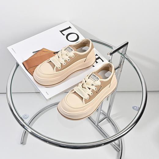 2024经典鲨春季女鞋新款时尚厚底大绑带休闲板鞋KW172-D17031 商品图2