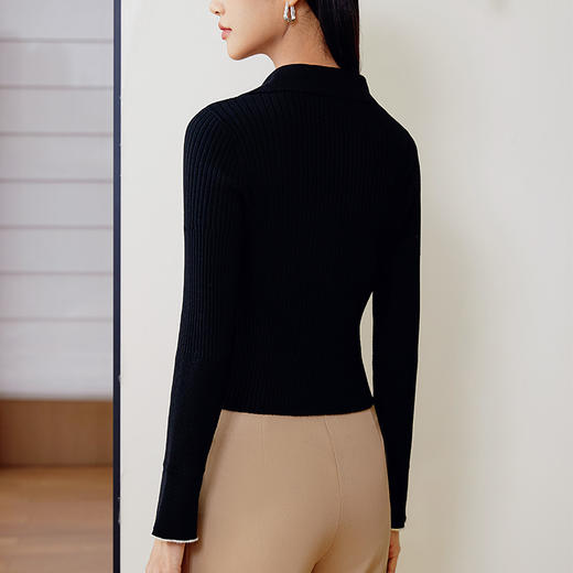 玳莎翻领羊毛针织开衫女2024年新款修身时尚黑色显瘦上衣毛衣  EA33303 商品图3