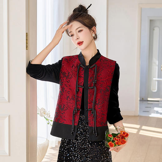 HRWH52109 2024年春季上新气质时尚立领新中式风修身显瘦提花马甲潮流百搭 商品图3