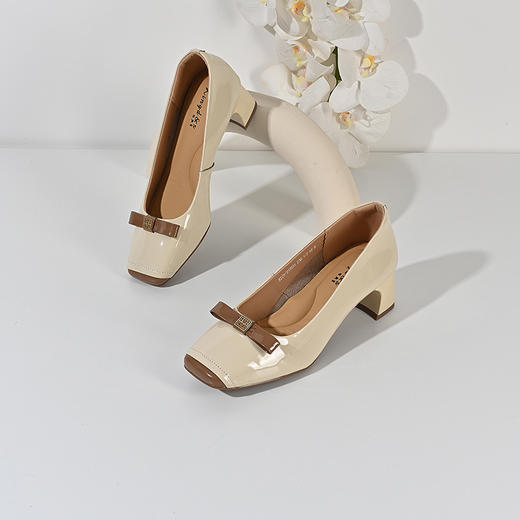 2024经典鲨春季女鞋新款方头5.5cm高粗跟蝴蝶浅口单鞋KD29-D17031 商品图2
