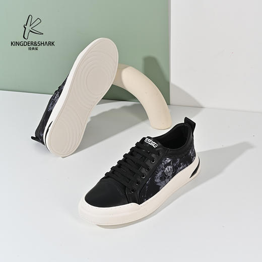 2024经典鲨春季新款印花牛皮革平底时尚休闲男士板鞋KG245-D14031 商品图5