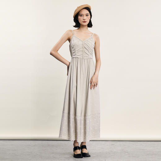 谜底吊带连衣裙2024夏新品优雅度假风设计感大摆裙长裙242ML0646 商品图0
