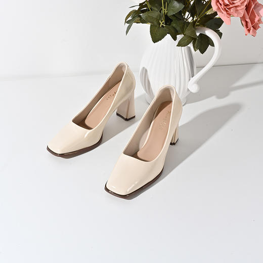 2024经典鲨春季女鞋新款方头7.5cm高跟纯色高跟单鞋KW127-D17091 商品图3