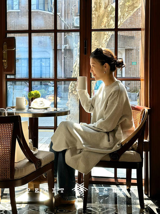 PETIT SCHAN小闪 CLO#453 green fog 绿雾 植物染针织肌理圆领H型宽松连衣裙 商品图3