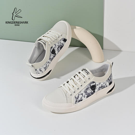 2024经典鲨春季新款印花牛皮革平底时尚休闲男士板鞋KG245-D14031 商品图1