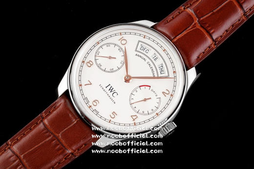 ZF新品隆重登场——万国葡萄牙系列年历腕表，集时分针、日期、星期、月份和动显于一身。正所谓功能卓越，大器晚成，有请各路表友品鉴支持。 商品图10