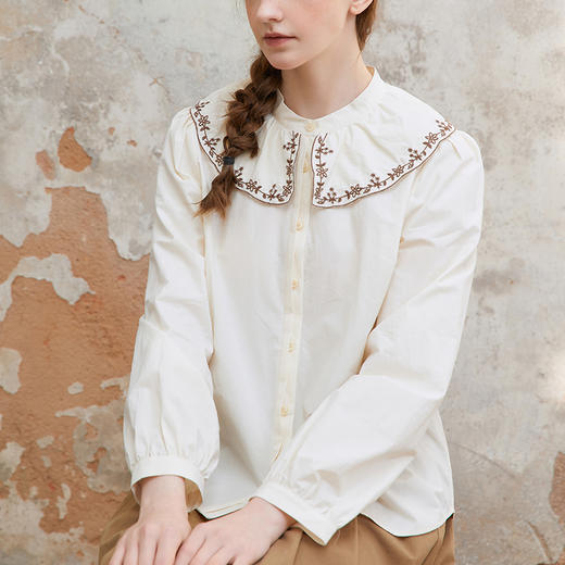 Famecoco范可儿花边娃娃领衬衫女士刺绣正肩甜美衬衣FAC1BH028 商品图1