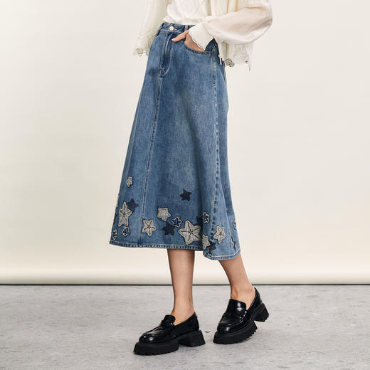谜底牛仔半身裙2024年夏季新品复古绣花百搭高腰中长裙242MB0546 商品图1