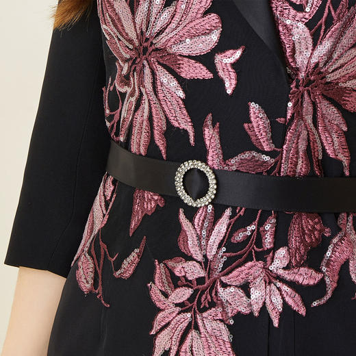 QE81A斯尔丽24春季新款翻领前中拼蕾丝七分袖收腰显瘦中长款连衣裙 商品图5