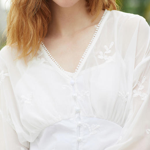 欧芮儿2019夏装新款白色V领蕾丝衫超仙女上衣甜美洋气质网纱小衫 商品图2