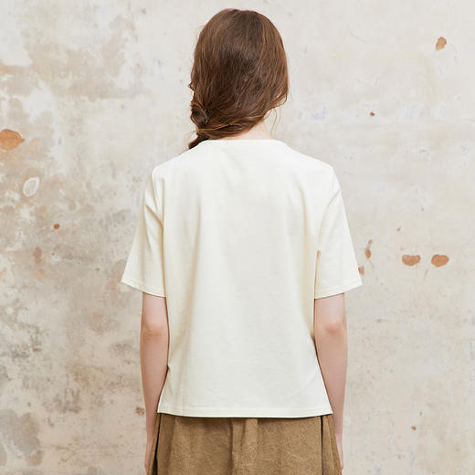 Famecoco范可儿花朵刺绣短袖t恤女圆领正肩宽松上衣 商品图3