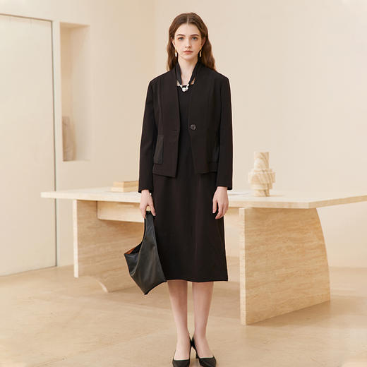 Famecoco无领修身收腰西装短款女士职业正装小西服FAC1AW006 商品图3