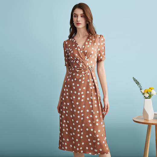 EITIE爱特爱浪漫法式复古波点V领围裹收腰连衣裙夏季新款B2407336 商品图2