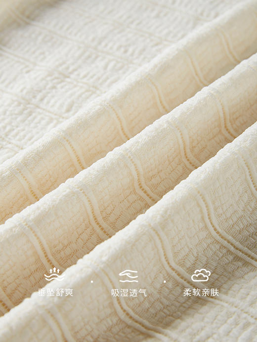 【专属特价】熙世界轻奢金属扣镂空蕾丝衫女短袖宽松显瘦T恤上衣2025夏日新款 商品图3