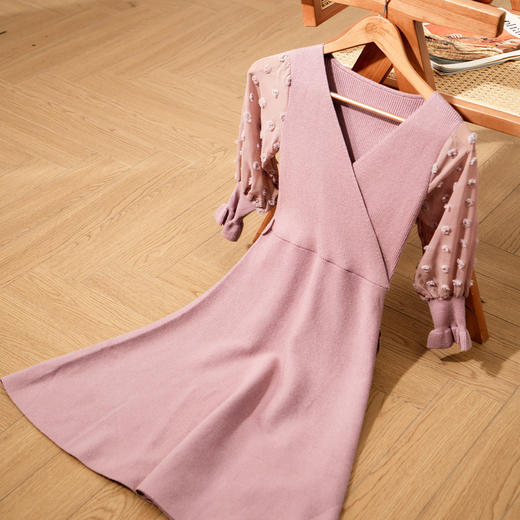 欧芮儿女装连衣裙女V领拼接木耳边粉色优雅针织裙中长款 商品图2