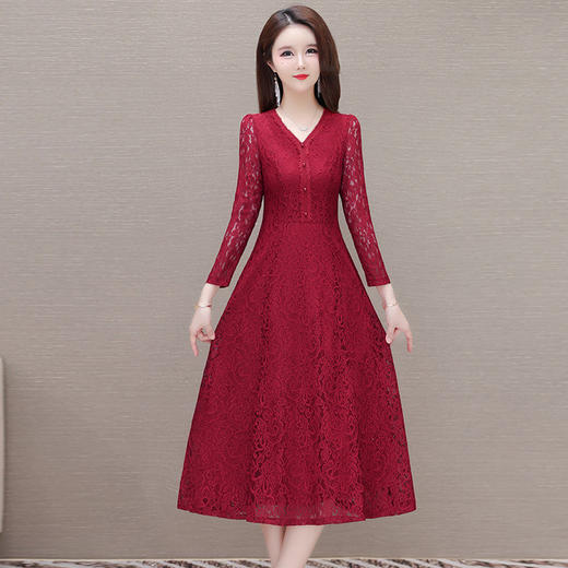 过膝中长款修身内搭，优雅镂空蕾丝连衣裙QYM-AH-24A2146-L 商品图1