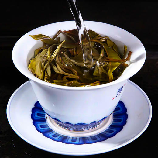 2024春茶-吉顺号私家茶园 困鹿山古树普洱茶春茶生饼357克/饼（买7送1） 商品图2