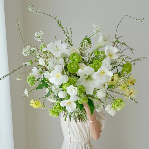 《春之舞》白绿色郁金香锦鲤洋牡丹花束 商品图1