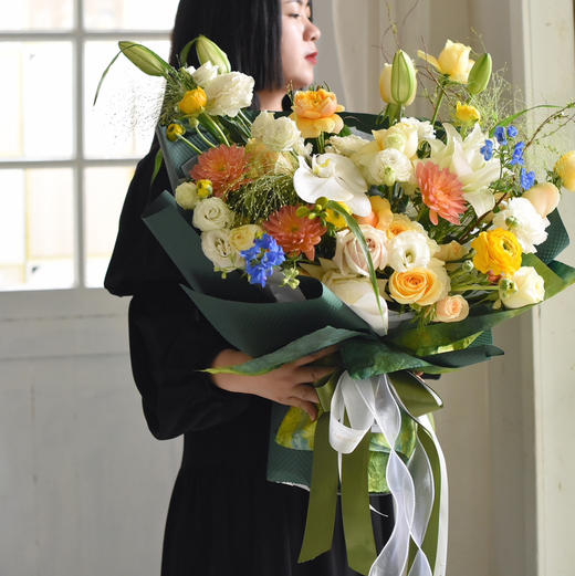 《春之画》大丽花奶油杯重瓣百合蝴蝶兰油画风花束 商品图5