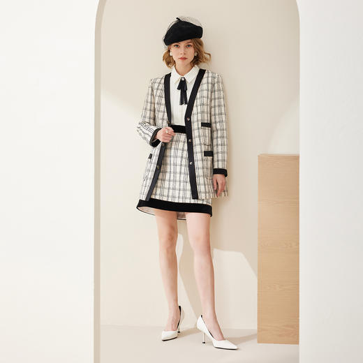 MC110斯尔丽24春季新款轻奢风时尚花纱格子直筒长袖优雅气质女式外套 商品图3