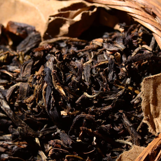 22:00抢！【2016年老昔归】刀姐个人私藏货！300年正山古树纯料！昔归原产地干仓存放，无任何杂味，香气极正！纯手工锅篮竹筐装！500g！ 商品图2