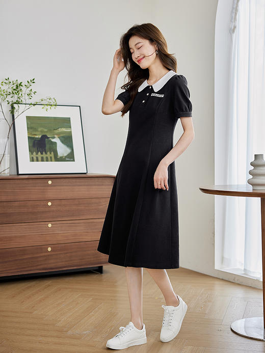 【五折购】熙世界学院风娃娃领短袖连衣裙女2025夏季新款减龄收腰赫本小黑裙 商品图4