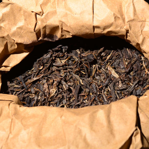 22:00抢！【2016年老昔归】刀姐个人私藏货！300年正山古树纯料！昔归原产地干仓存放，无任何杂味，香气极正！纯手工锅篮竹筐装！500g！ 商品图1