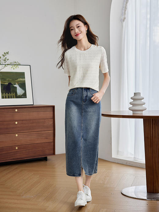 【专属特价】熙世界轻奢金属扣镂空蕾丝衫女短袖宽松显瘦T恤上衣2025夏日新款 商品图4