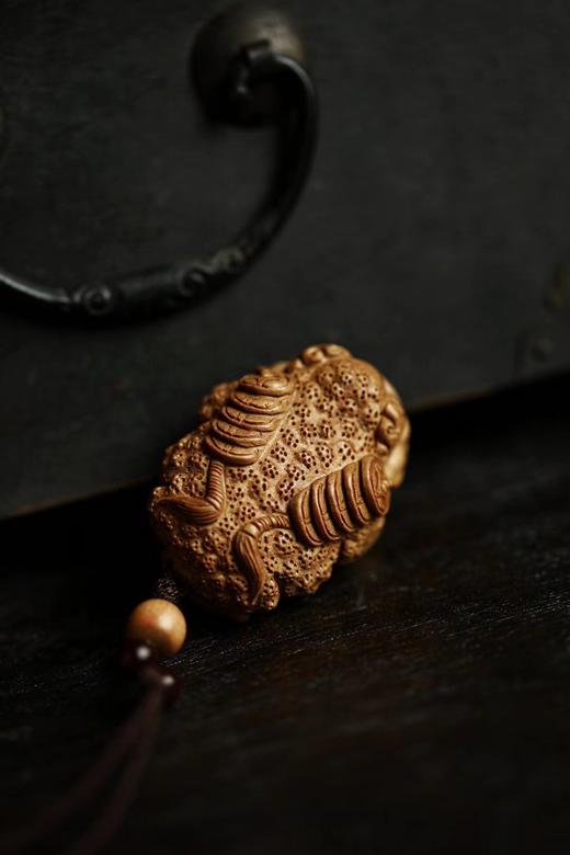 三足金蟾 °老山檀香手把件 商品图4