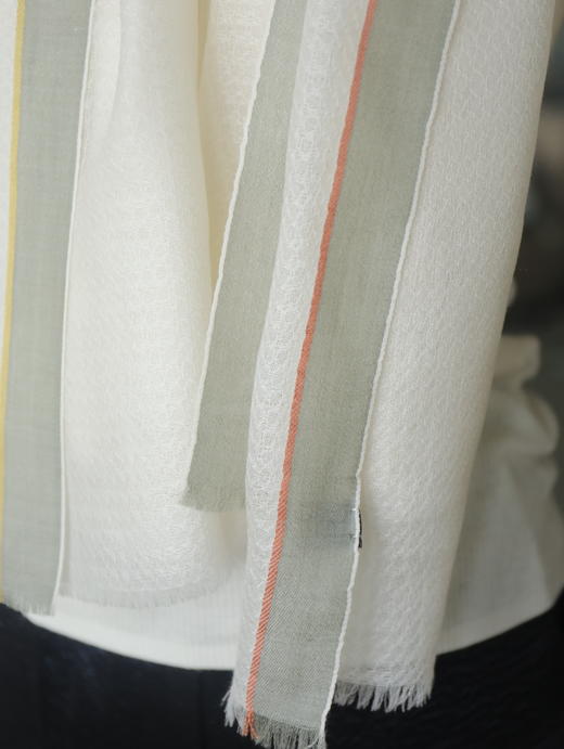 MAISON COVET 纯山羊绒细腻围巾 商品图3