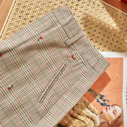 欧芮儿春装款女装格子短裤女高腰刺绣阔腿裤休闲短裤口袋女裤 商品图3