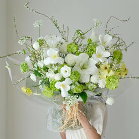 《春之舞》白绿色郁金香锦鲤洋牡丹花束