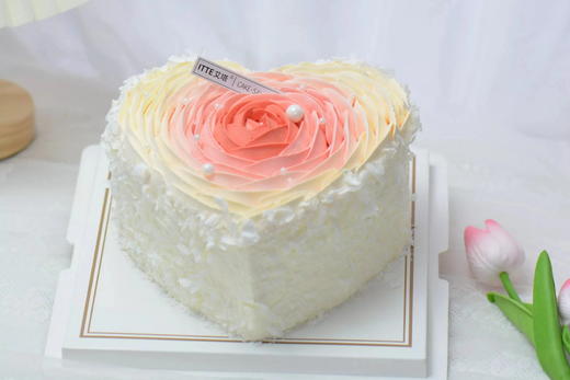 【一见倾心】动物奶油、新鲜水果夹心，原味蛋糕胚；渐变的颜色，让我渐渐明白：你是我明确的爱，是我坚定的选择~ 商品图3