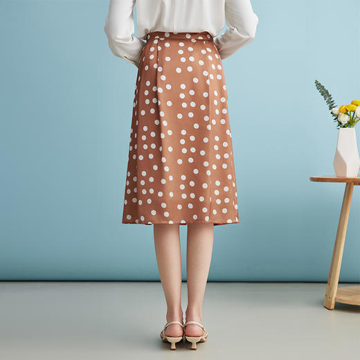 EITIE爱特爱时尚卡其色高腰复古波点a字压褶半身裙夏季新款B2406316 商品图4